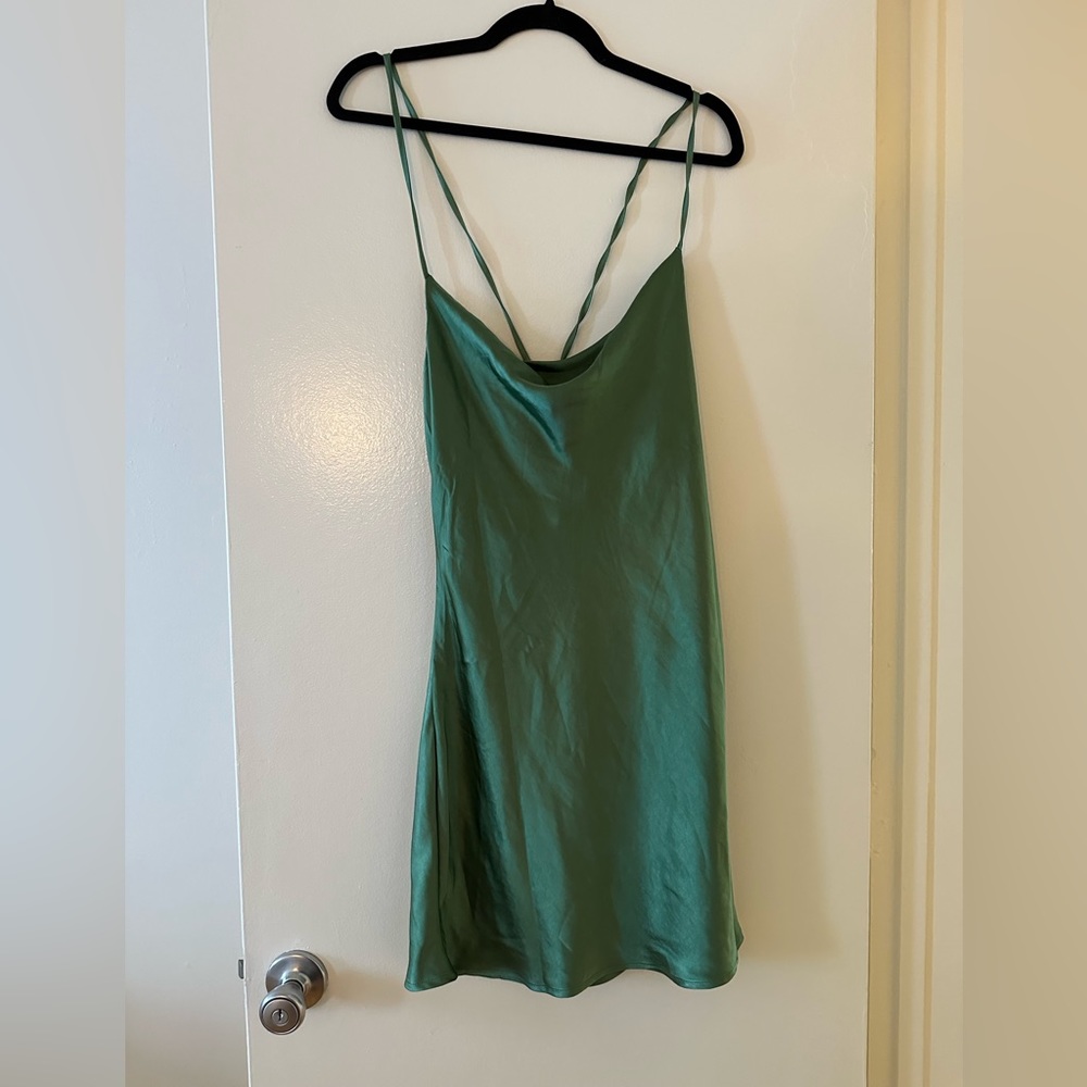 CLOSET CLOSING NWT Oak and fort satin forest green mini dress